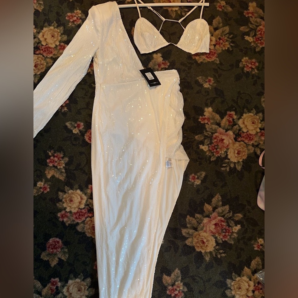 Sequins dress, brand new with tag. Side slit.